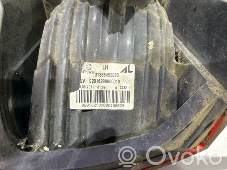 97e4379e40ff207a51617d34b7bd7175-f3fb754110b349eab2f9f3aabfedf573_rear_tail_lights