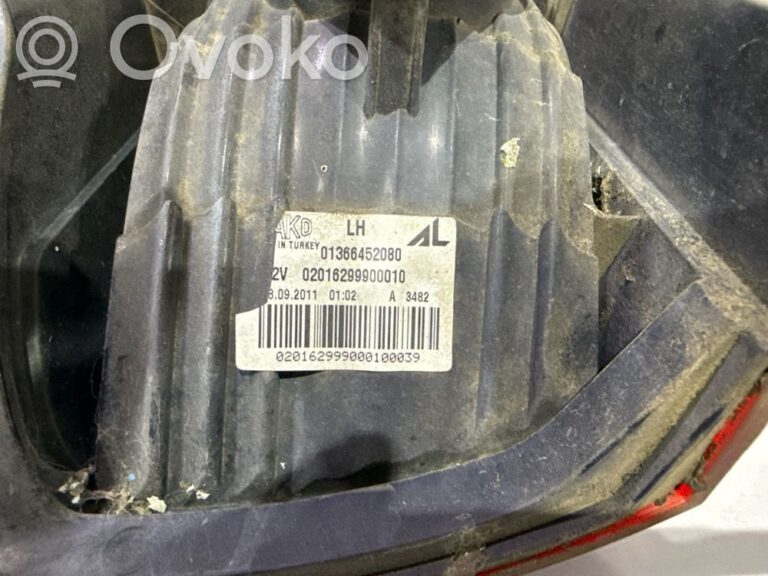 97e4379e40ff207a51617d34b7bd7175-f3fb754110b349eab2f9f3aabfedf573_rear_tail_lights