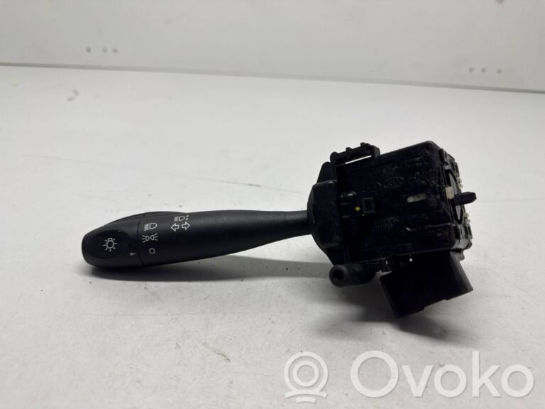 9855c4e78f720576cc0c51e23329e1e1-957006815fb01e3a93e31f7f0de97112_light_switch