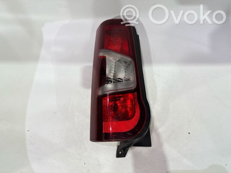 98da34372dcfd5bf6438da47522dee41-a331e81a0e0924143245615b002d00c2_rear_tail_lights