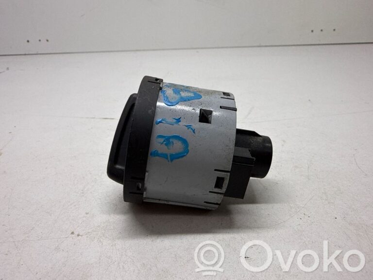 a05db5b2c29a95a585bc0e8218cd3baa-c7c2da3aa7c147e03318d75731f045fc_light_switch