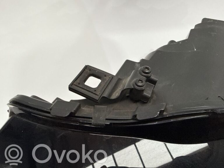 a0762c8c4b4a5cd404b172f0b3063e57-e13f3ab424bd51a990eb2e9a8a0d2690_headlight_headlamp