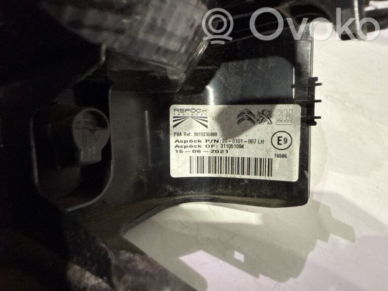 a233d8d8b5895adb26263ae06a518f32-f5ab3ccee5196b4abec7e00217689b2c_rear_tail_lights