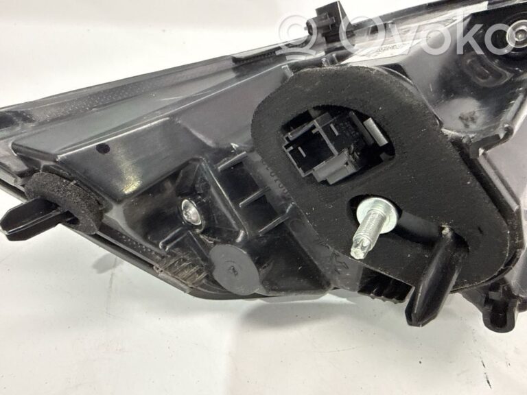 a769cf83ec6114d2cefb8892dc69565a-4c872429fedc3d6f86dcde1cc104d8f9_rear_tail_lights