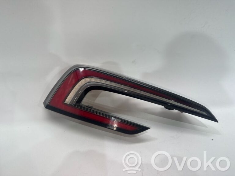 a9752040256c3caba7f3b5be692b4ec7-ee46c37f927478061917b28f59407914_rear_tail_lights