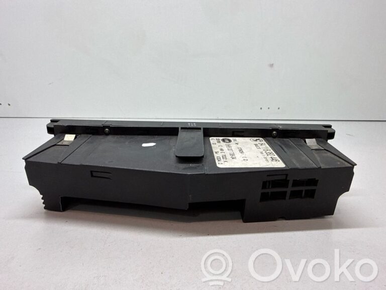 b6a266fdd42fc9cfad32a9efc2e6bf53-de03b60727ce4bd5cd344952e9d661f9_climate_control_unit