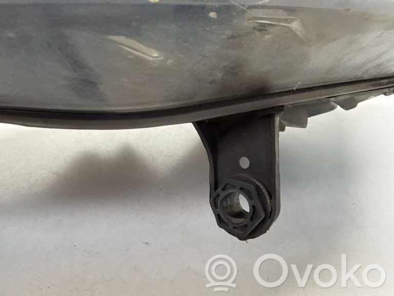 bb23c19c2c3adb8a546281229a24a11c-bc939132f50fdc725e7582b59ca7400c_headlight_headlamp