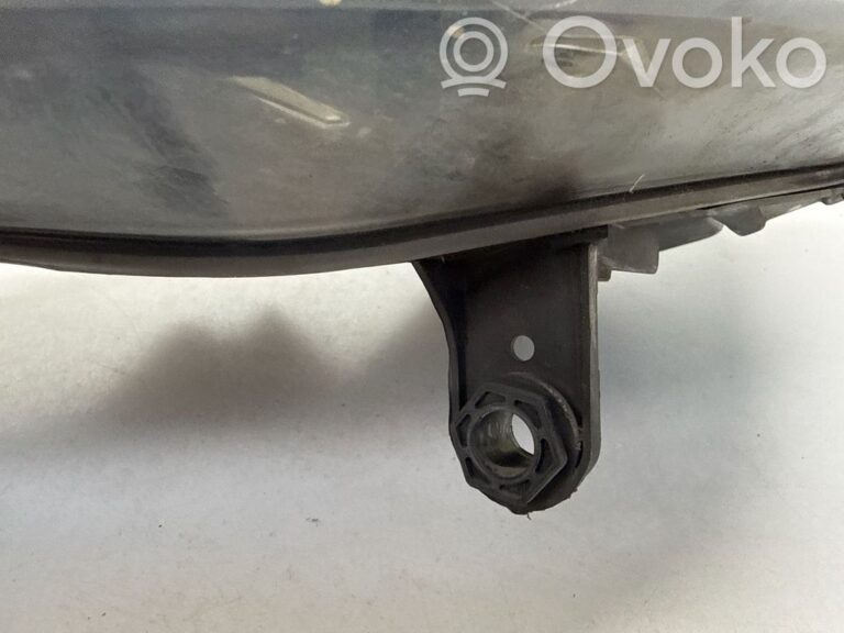 bb23c19c2c3adb8a546281229a24a11c-bc939132f50fdc725e7582b59ca7400c_headlight_headlamp