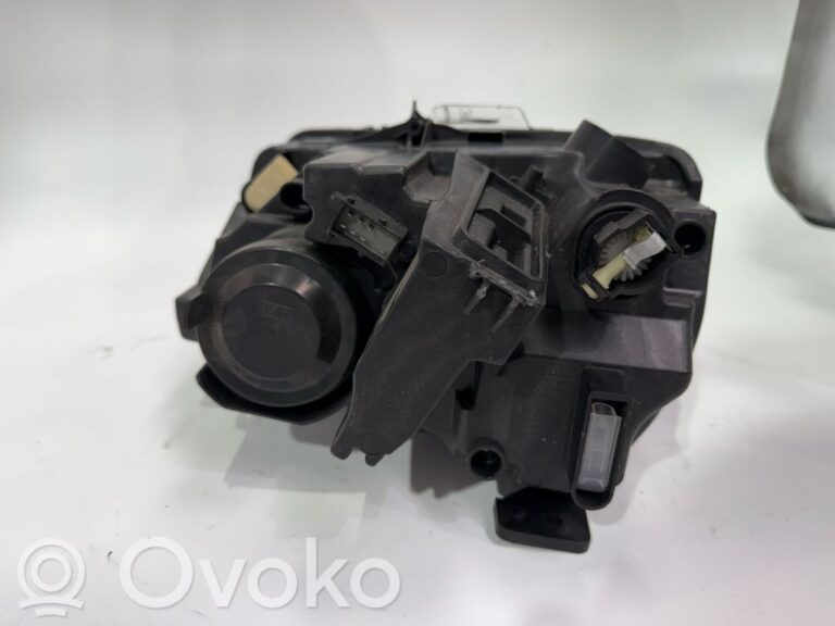 bb341e700fd878f196693acf4a7a7cdc-a3f4572d5fe0ad0f486ac1e602acc47b_headlight_headlamp