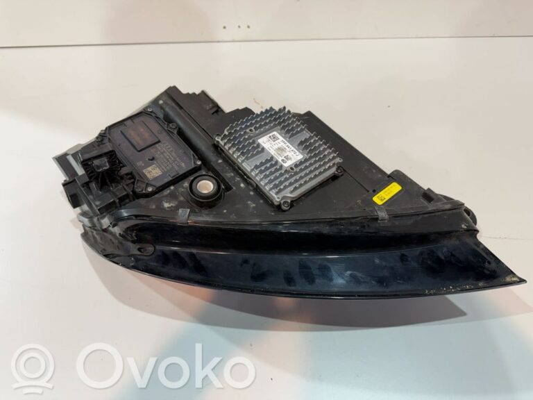 c1b8617815722475d21e610118f993a7-c6ec4e489e9482bcd5ddb9225c7e3222_headlight_headlamp