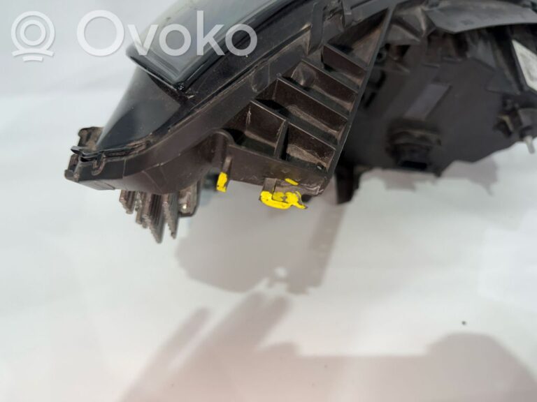 c3c712f6cedaac7f765fe62d107fad44-d4bc20b99175376a7e17a0dc5b9ff917_headlight_headlamp