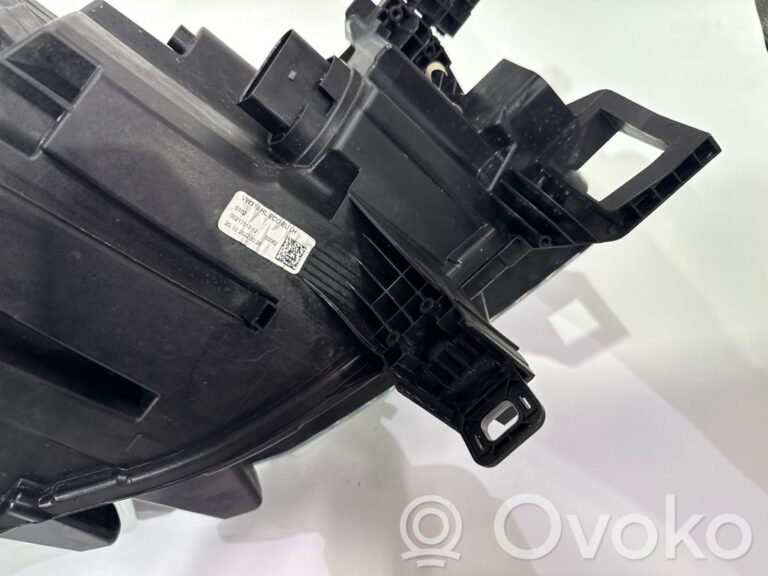 c952af1b5a387af9d15de50d9014869c-e79bb667b8fe93a905e4fedb28b823a6_headlight_headlamp