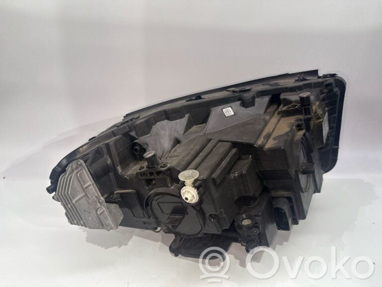 cc735d1f05642e7a210edeec828828f0-715b0967d5c799e0f8e75696c9590f58_headlight_headlamp