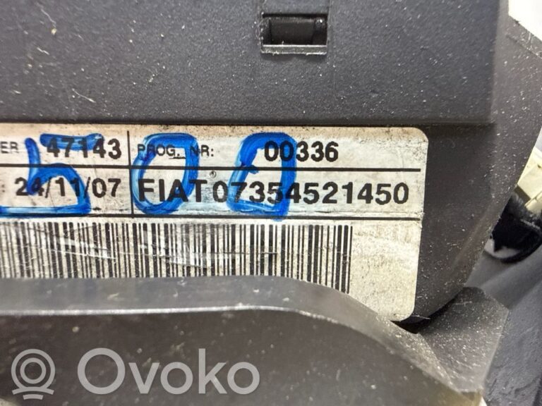 cc7cb7f8a2a767a2352dfb16a5690a77-1ff451464d566742714fd185f2645a34_wiper_turn_signal_indicator_stalk_switch
