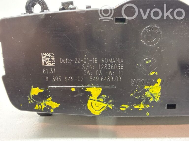 cec337176739141469320e25c9a772dd-7d18d367aafd3272a3a4d7e20a9eacea_light_switch