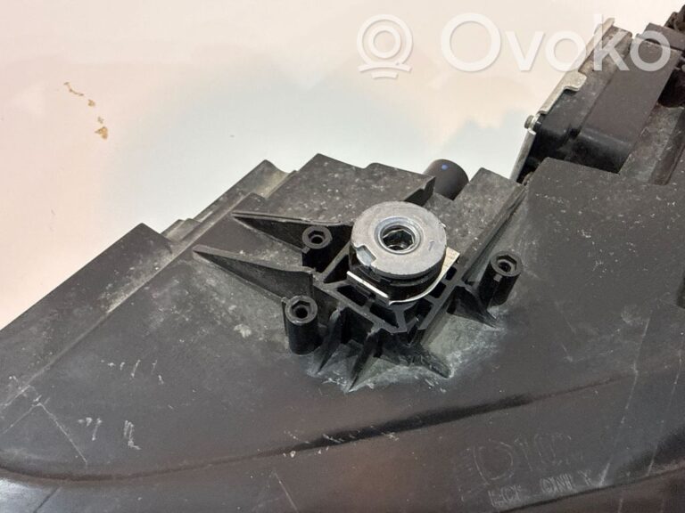 d0325847425d26cd97a10d64c5d2ca02-efdb58bbb1538255534eca25b4823538_headlight_headlamp