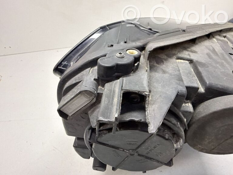 d2dc484e794f23ddd30628d67a229aeb-cdd1be93938ac27f8de2ab6fc13b26ab_headlight_headlamp