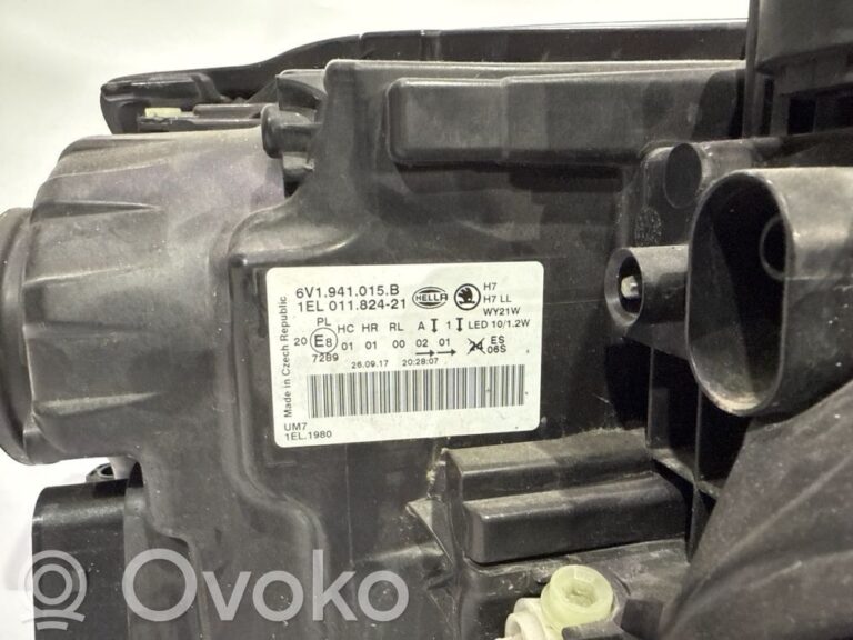 d4dc79770d55b2908be2654d36dbb4e8-1872d64b8e39047f51e4cb5d607a524a_headlight_headlamp