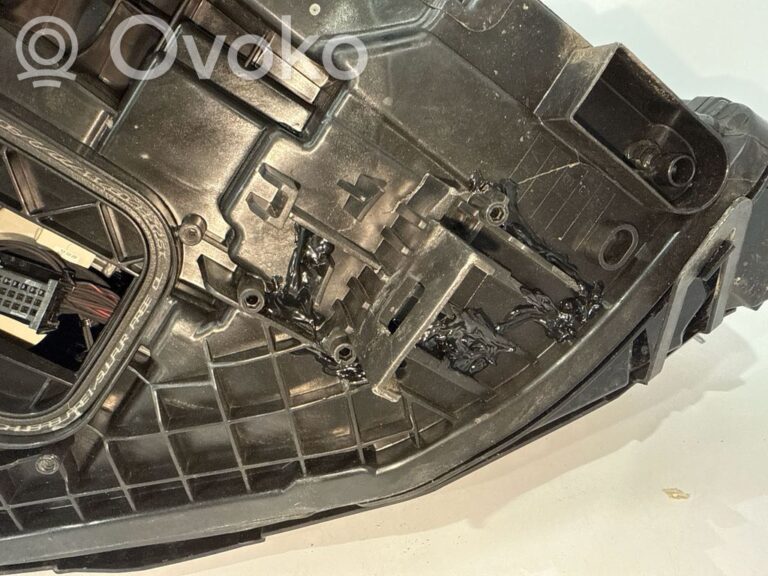 ddd27fc551b4050b3d88a217e110ffd9-0c507c2de3ab5431eef5d9ad173a9cc8_headlight_headlamp