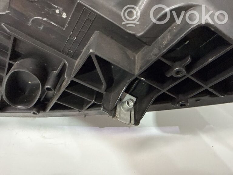 dff4cf2defd2422e35082d9a340abdf7-15e070af5478c77f518855a422fcd541_headlight_headlamp
