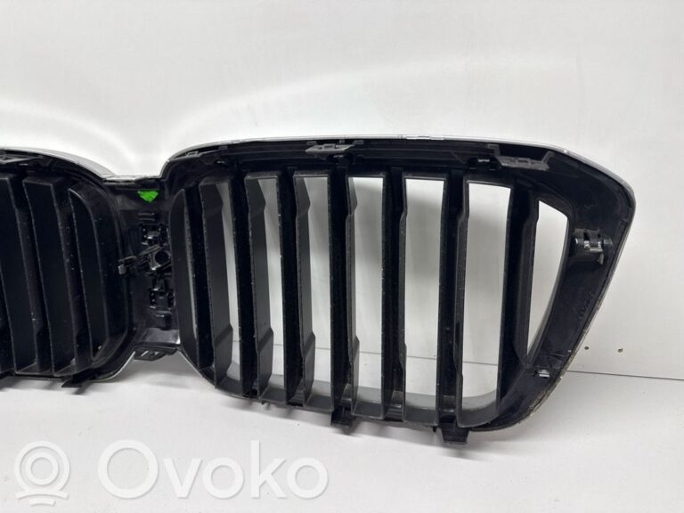 e0ec2736bd75996f2fb87baf9f939f81-04dd7a7a5cc7b3dcded8da9494b4c8e1_front_grill
