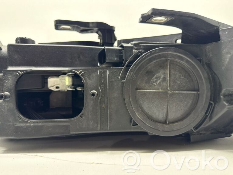 e48252650f3d712d8b7deac1b7cbbe88-17e418c392cff0a45623dd3728716f21_headlight_headlamp