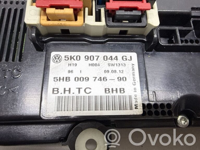 e8a4ed7a23ddd33846debb2342823c77-a49e41f7cab154c4cde782e0d17e8f92_climate_control_unit