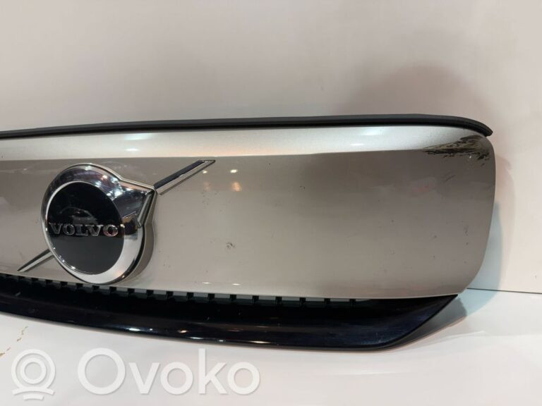 e993c7bb1bffa0e15b331966e33d20e7-fe23990c5ef6ae659b78ad6a8a64559f_front_grill