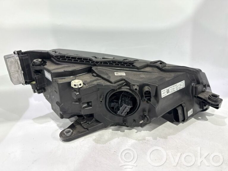 f6f5c0c38c8b79881b171e7cf13f1bc9-8e9bf39fe526752fc8775e01b1324148_headlight_headlamp