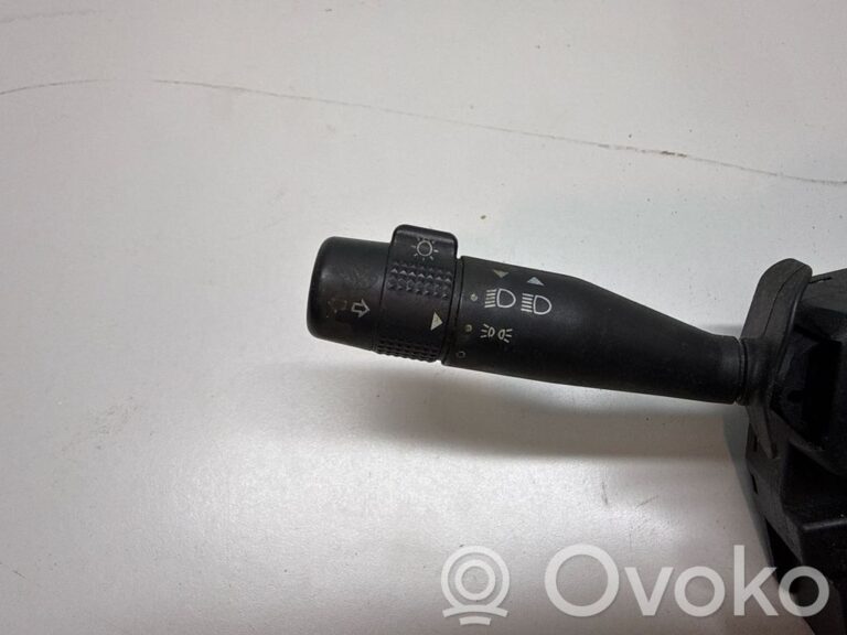 fd6518a247cfe3a59bb259d88198244c-d3b03de85080f4c08d0634fa33044b2d_light_switch
