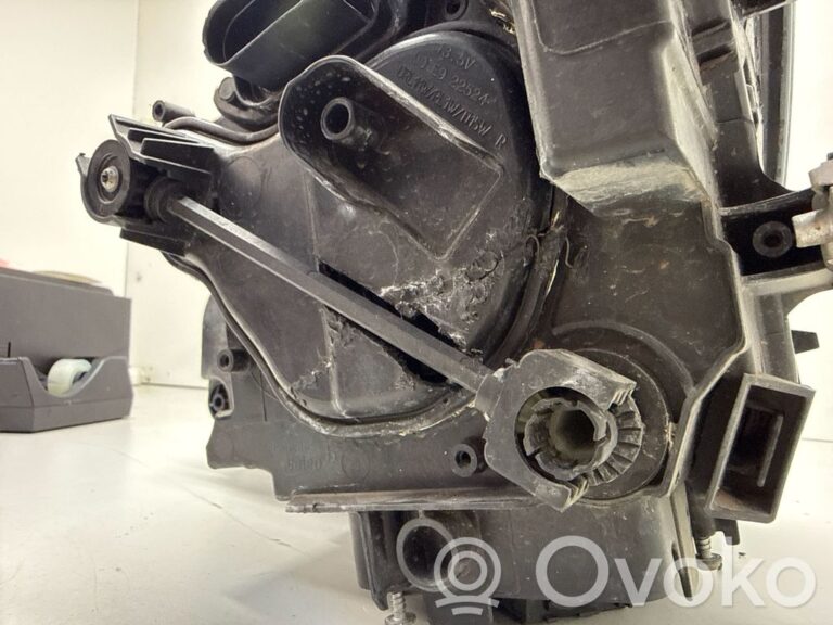 004e395727c7b2930a5f51132ec04e20-274aeebca20c91f7971033df0f9f7804_headlight_headlamp