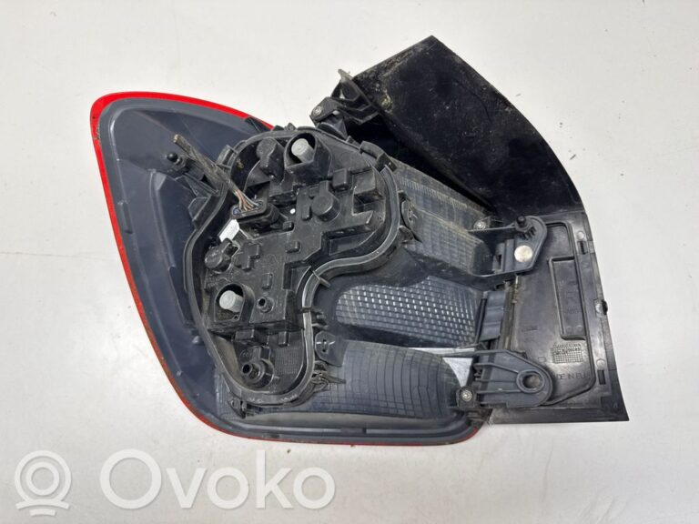 06b01961b6d87b88b9490e72d52c9b53-19662d9b60a56fdfe1be4cd700ab4ba6_rear_tail_lights