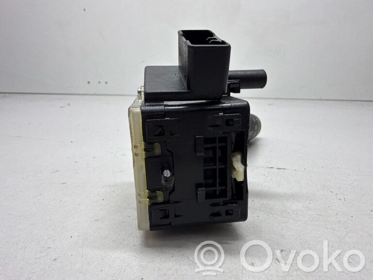 0bd48a13721335484d397f3c15ee7eaf-ffaad2b61f34db3f728b805be144e588_light_switch