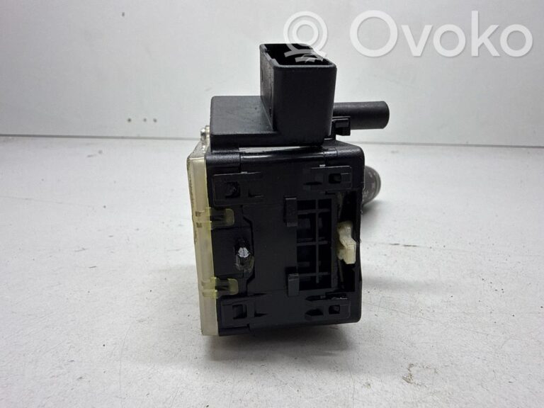 0bd48a13721335484d397f3c15ee7eaf-ffaad2b61f34db3f728b805be144e588_light_switch