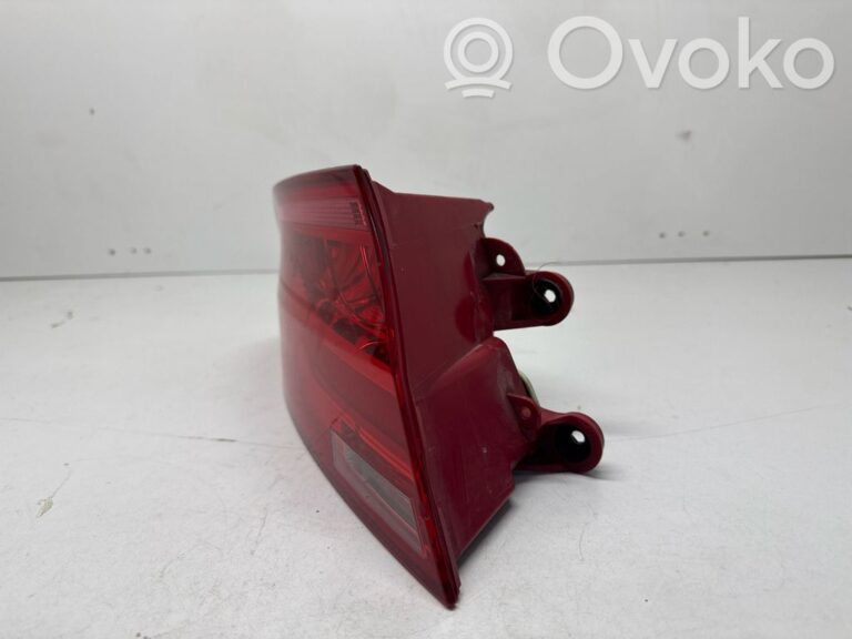 1013c865b6dd8e922c13632eaa78682a-8e853648b8105ab61834a691cca9b7de_rear_tail_lights