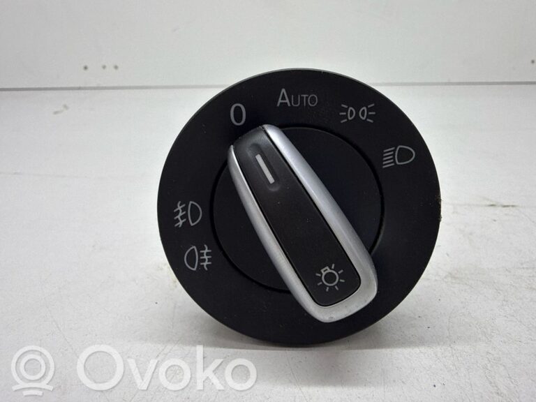 10c83029b45eb93710520f82a03a50f6-1e55271e489ee7a62cd1cc552fbb50ce_light_switch