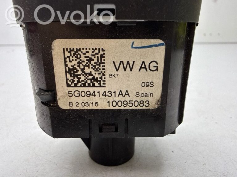 1aaef5dadfe806ec070245c122788d51-deee454b1ef59332ca5ea18ced37e323_light_switch
