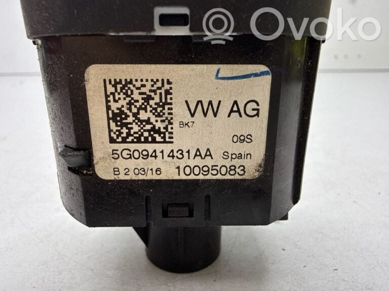 1aaef5dadfe806ec070245c122788d51-deee454b1ef59332ca5ea18ced37e323_light_switch