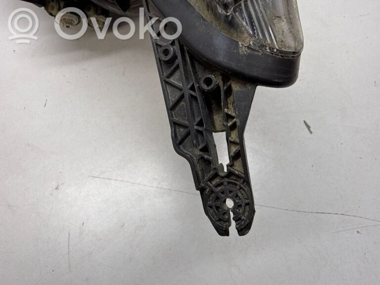 1c0587dcef1a1ee8846344c49a2b2b00-92116da996a7e60b31e6939a863877ac_headlight_headlamp