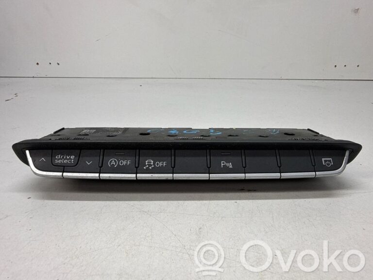 22a3efef2ce37912075ab3b1d5f74bb8-493e37869b448be9a1213bb0bfdc0a72_a_set_of_switches