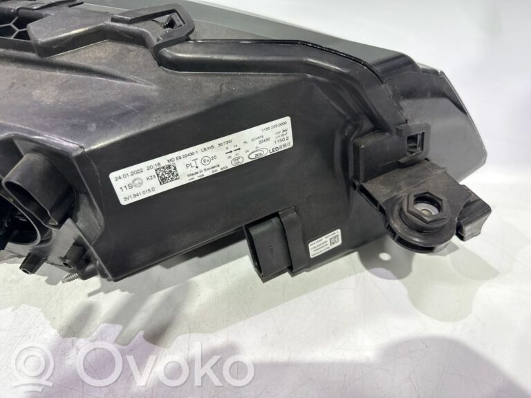 23b7e0fc69e41ef1fc020a135a45e496-74169ff525eb77c397bc37fdfe1f29eb_headlight_headlamp