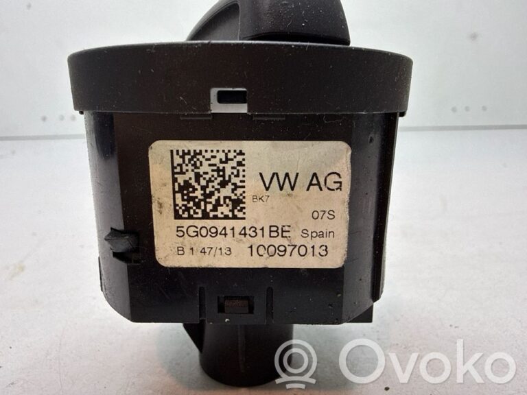 39df3ba3fceb465c55a546d989d10f6c-72225b518c6a417680709c4549ab25a8_light_switch
