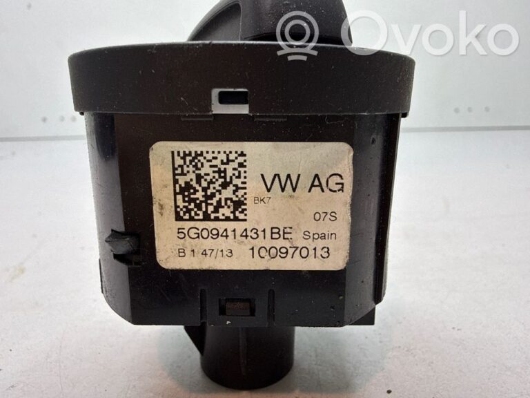 39df3ba3fceb465c55a546d989d10f6c-72225b518c6a417680709c4549ab25a8_light_switch