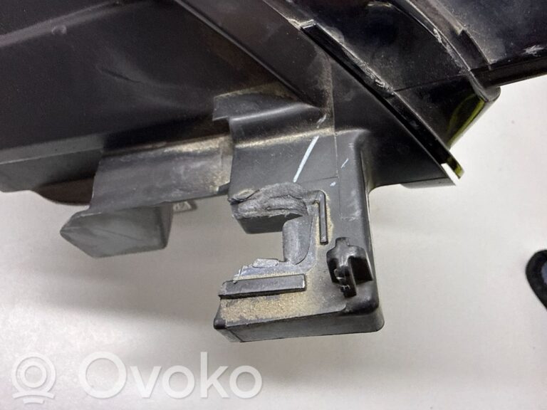 3a42b8fc9be3365a8ee188e54cbc4656-f745916aff38573a49c2351349988484_headlight_headlamp