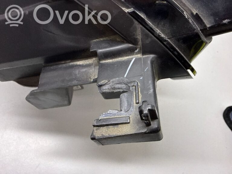 3a42b8fc9be3365a8ee188e54cbc4656-f745916aff38573a49c2351349988484_headlight_headlamp