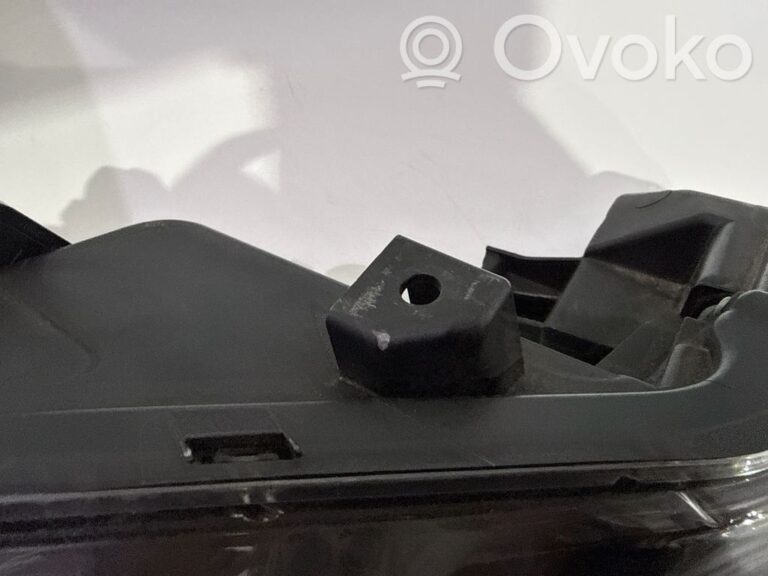 448dc927b06cb3f8709cc19725f820b2-6ed3576273a4ed2602a7d52033cba107_headlight_headlamp