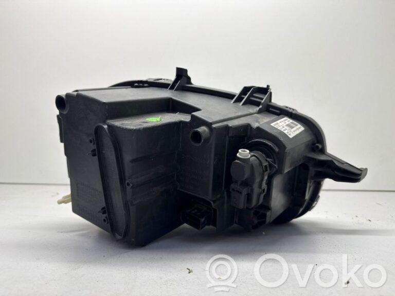 4cd677a95f74e9762b176ec2bf58815f-dd80dccc35b23d65fcbc76ddbad4c5f1_headlight_headlamp