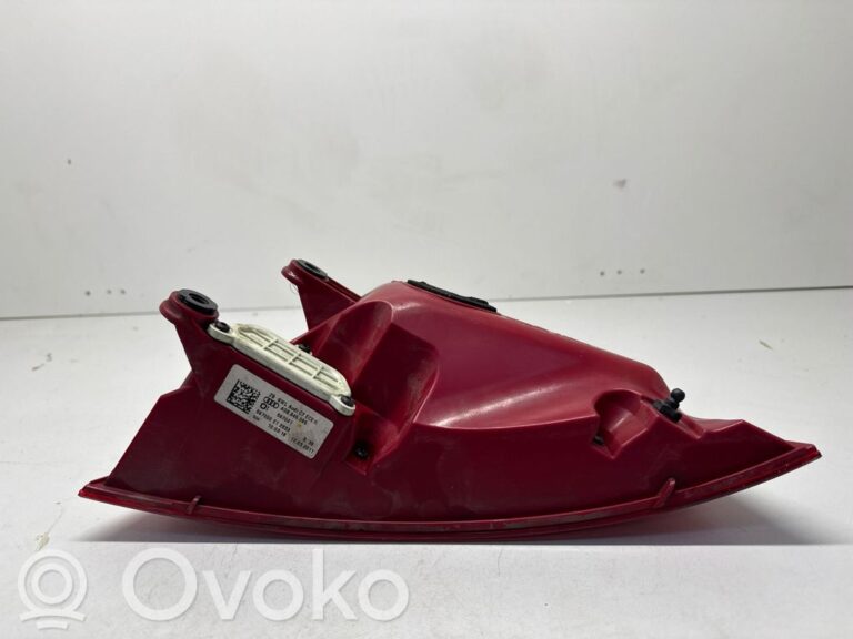 4dcbf1808557b0d1f2d48d9447aee1fe-ed622c82e22466c4a47d578bfdf7c240_rear_tail_lights