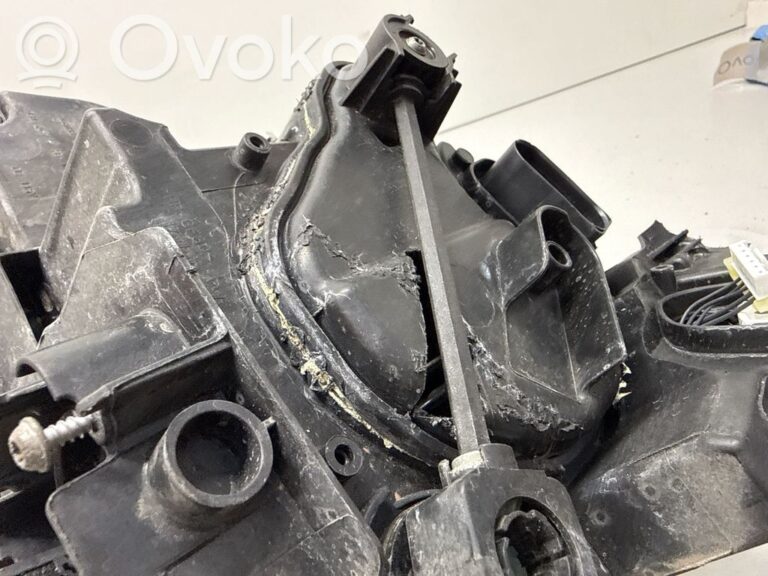 4e102260b619bb51a5ab014c7ee1e189-de0102d6a4318fd0d8272b74659ce1e9_headlight_headlamp