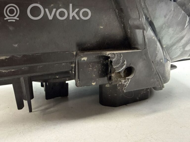 62745fecaae8a58306883801eaf27718-922e9837bc8fe505d7838764d73fce72_headlight_headlamp